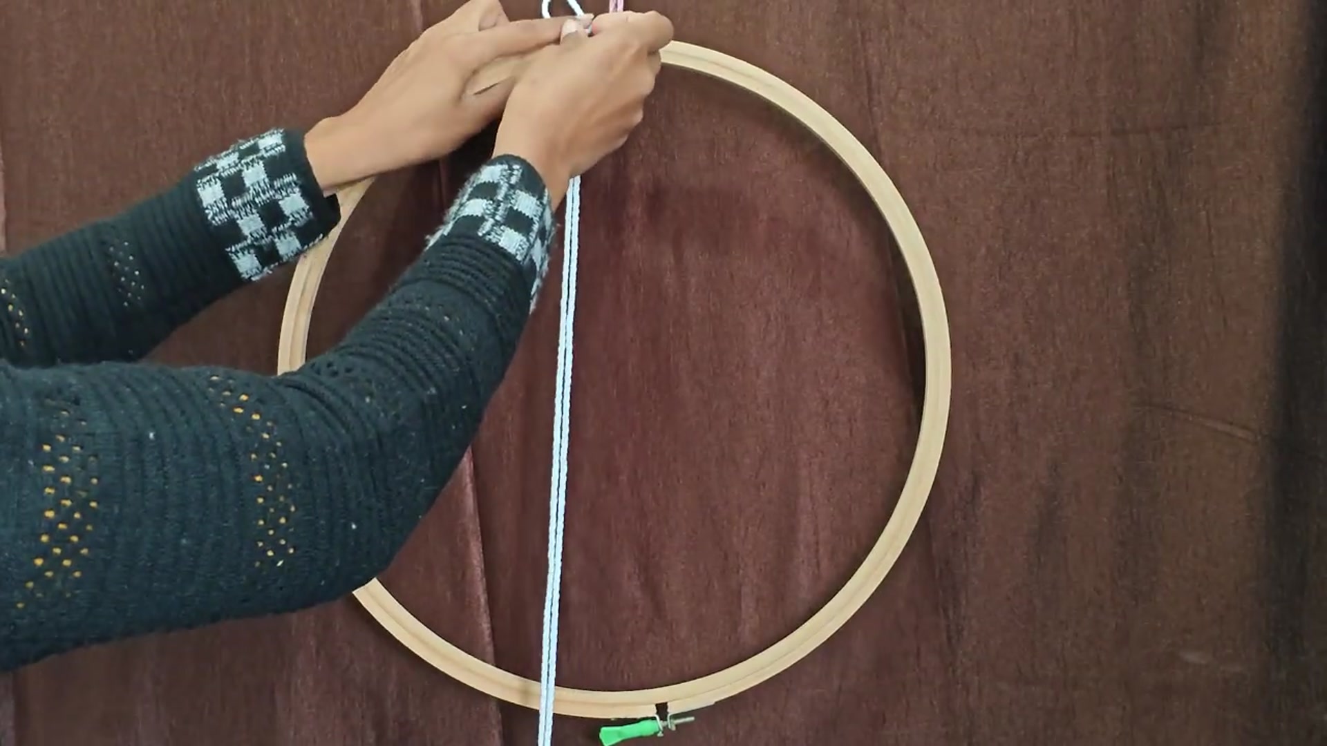 Video thumbnail for DIY Macrame Air Plant Hanger _ Easy Beginner Tutorial