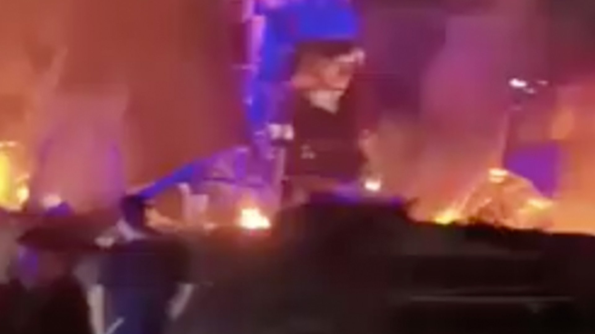 Video thumbnail for Moment Israeli strike hits next to Lebanese reporter