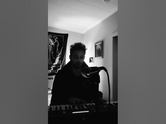 Video thumbnail for KNIVES OUT by Radiohead