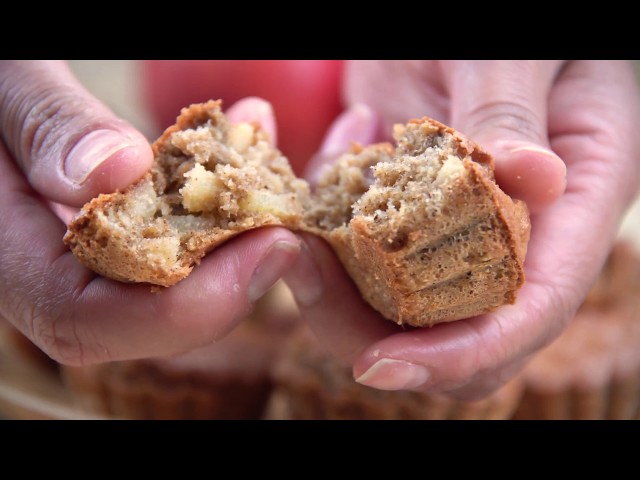 Video thumbnail for Muffins Fit de Maçã e Aveia Fácil