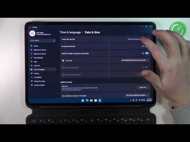 Video thumbnail for HUAWEI MateBook E Windows 11 - How To Change Date & Time Settings