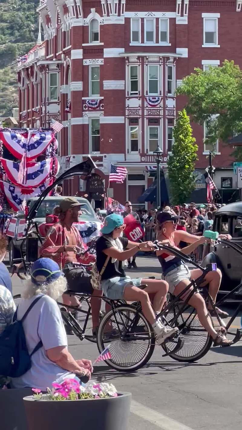 Video thumbnail for Homemade Scorpion Bike Rolls through Patriotic Summer Parade