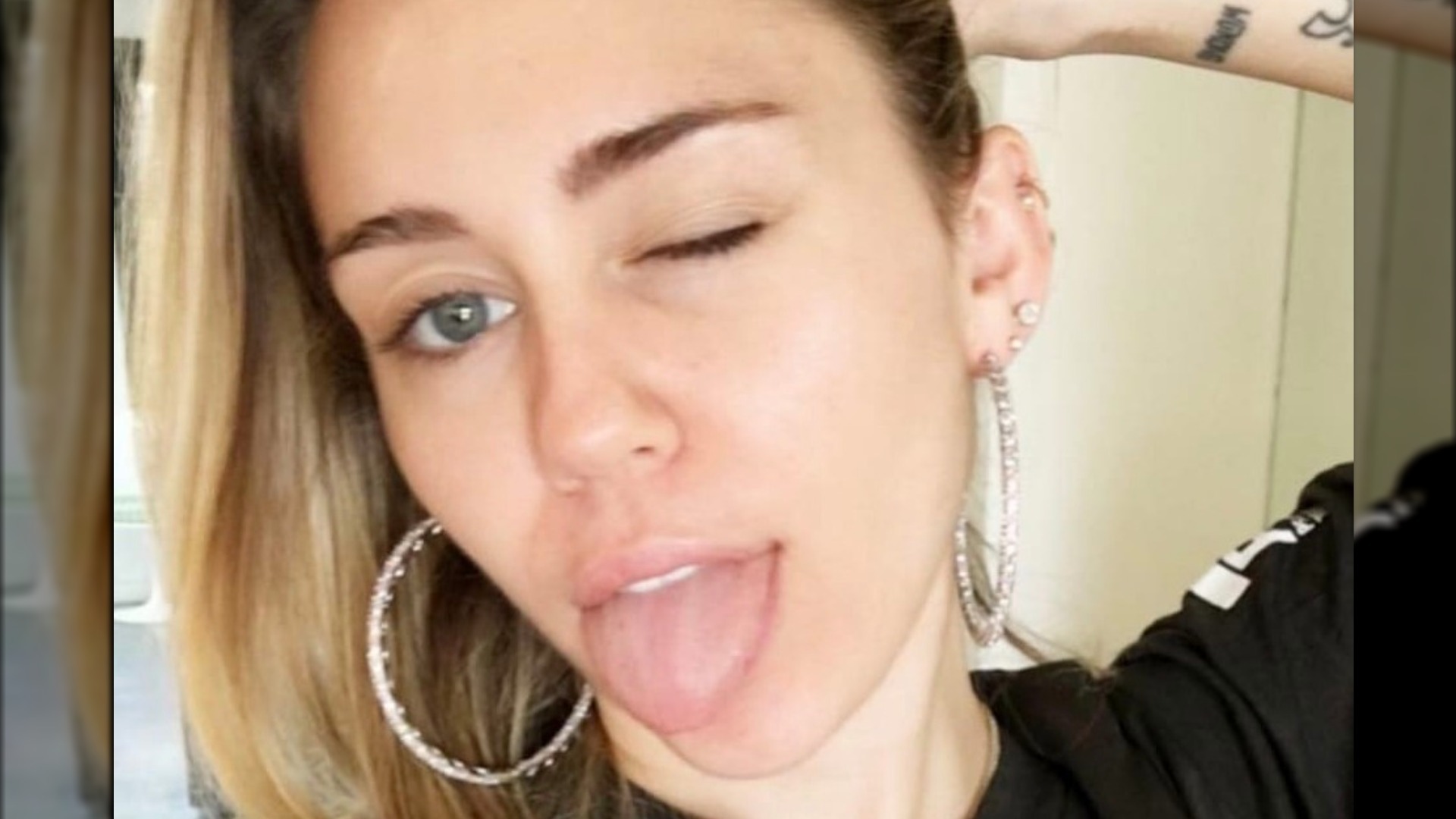 Video thumbnail for Celebs Who Got Mighty Chummy With A Fan