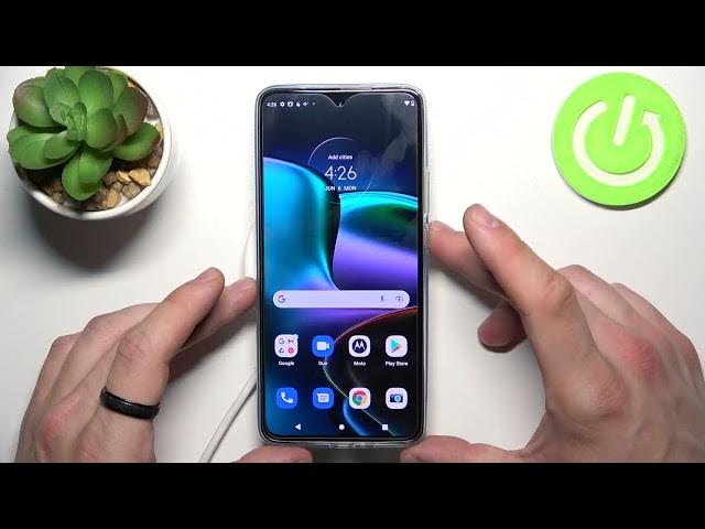 Video thumbnail for Does MOTOROLA Edge 30 Support Wireless Charging? – Inductive Charging Option