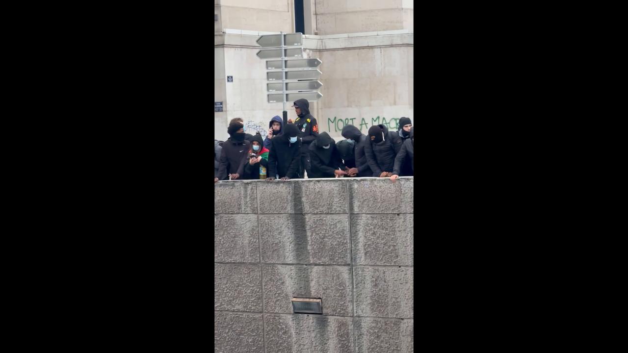 Video thumbnail for France: Lyon Protests Over Rising Prices 30.