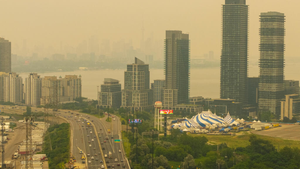Video thumbnail for Canada's air ranks as worst in the world due to wildfire smoke