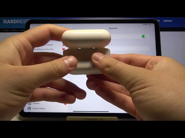 Video thumbnail for How to Pair AirPods with iPad Pro 11 2021?