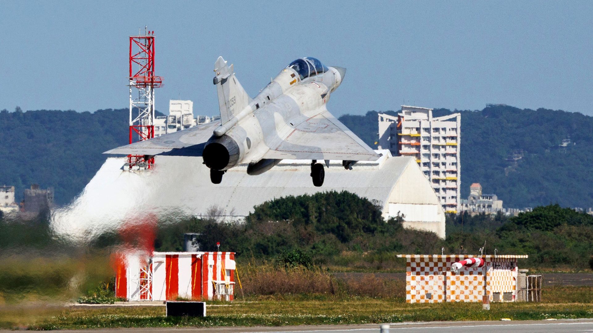 Video thumbnail for China deploys army, naval, and air force units around Taiwan for military exercises