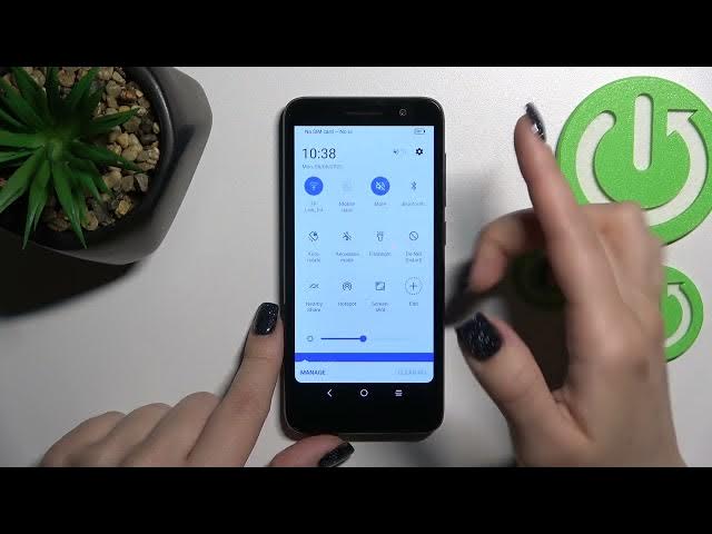 Video thumbnail for How to Turn On / Off Flashlight on ALCATEL 1 (2022)