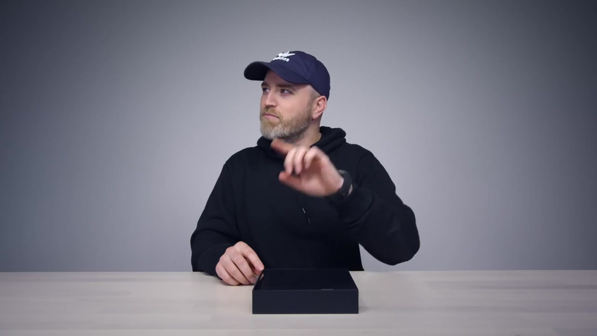 'Video thumbnail for Unboxing The "Waterfall" Smartphone'