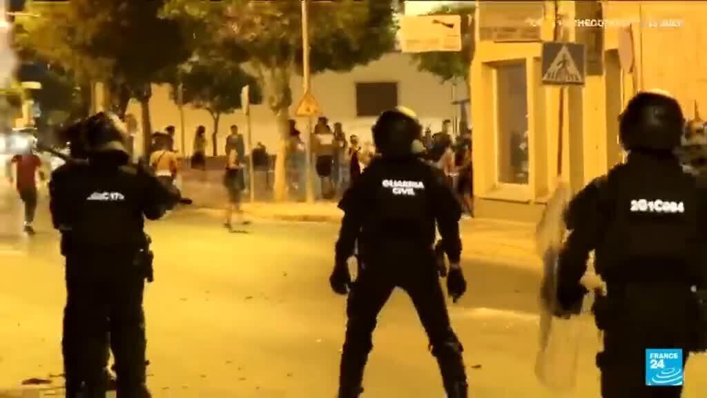 'Video thumbnail for Far-right groups and migrants clash in southeastern Spain town'