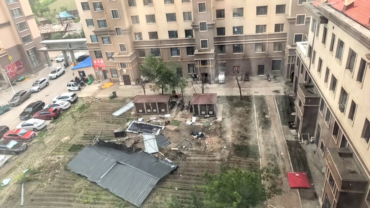 Video thumbnail for Heilongjiang Hit by Fierce Windstorm