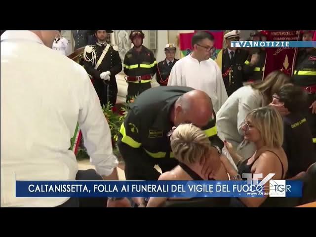 Video thumbnail for Caltanissetta. Celebrati i funerali  di Alessandro Marchi, il vigile del fuoco morto mentre era impe