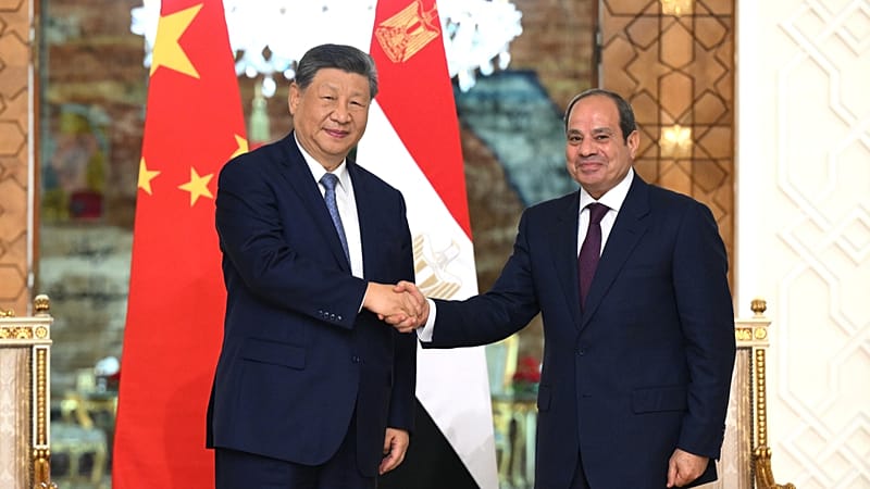 Video thumbnail for Egypt: Cairo and Beijing sign deals on economy, technology
