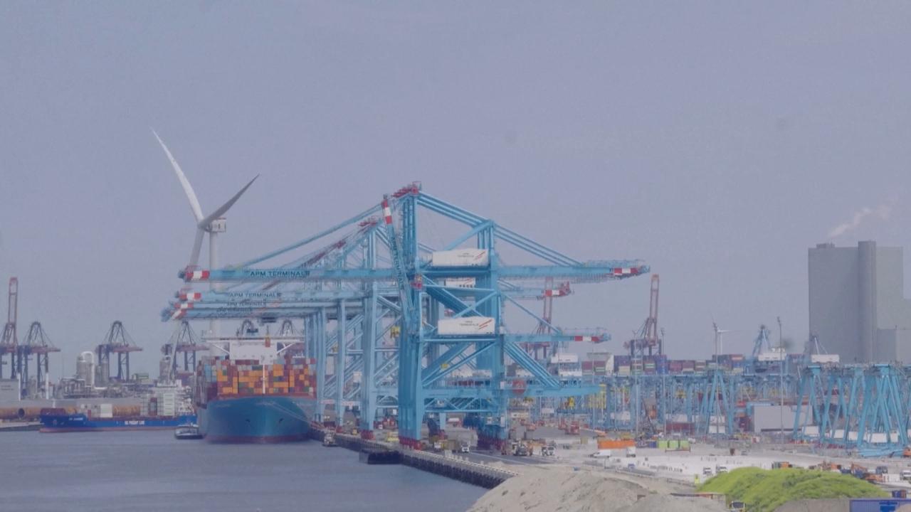Video thumbnail for Netherlands: Europe's largest port sees surge in Chinese shipments.