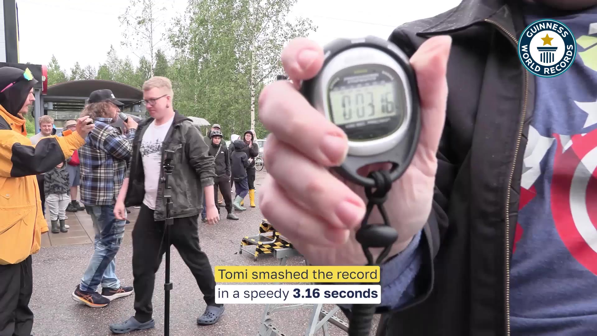 Video thumbnail for Fastest time to drink 500ml of soda - 3.16 seconds by Tomi Kotilainen