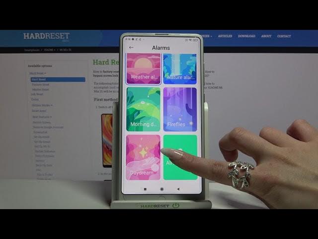 Video thumbnail for How to Set Up Alarm Clock in XIAOMI Mi Mix 2S – Find Clock Settings