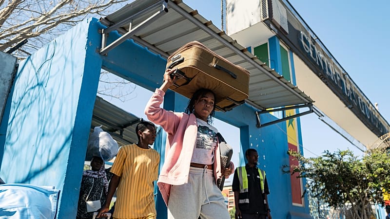 Video thumbnail for Students turn on Senegalese government over Dakar university violence