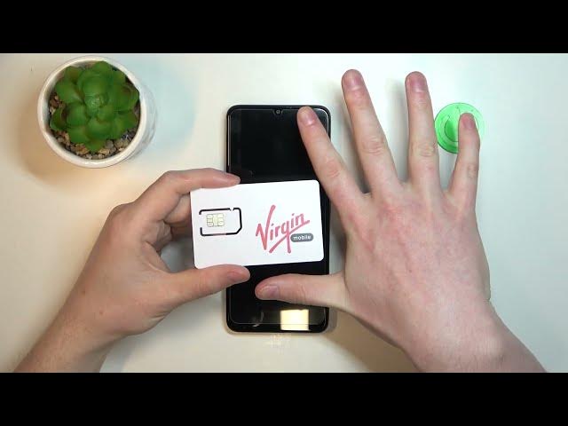 Video thumbnail for TCL 40SE  - Hand Size Comparison