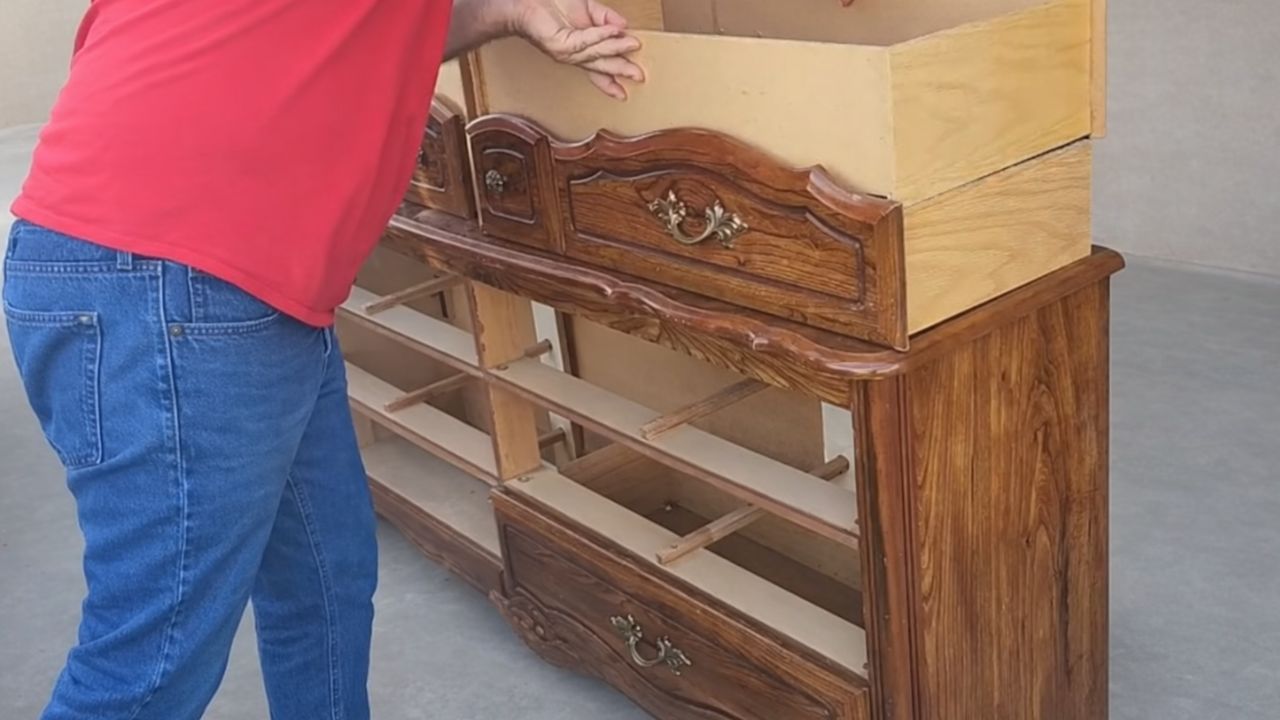 Video thumbnail for Break up a yard sale dresser for this GENIUS entryway idea!