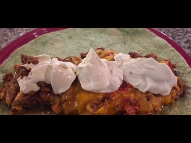 Video thumbnail for SUPER BLACK BEAN BURITO