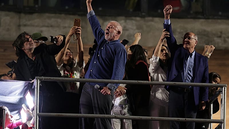 Video thumbnail for Brazil's Lula clinches re-election, Bolsonaro calls to annul vote