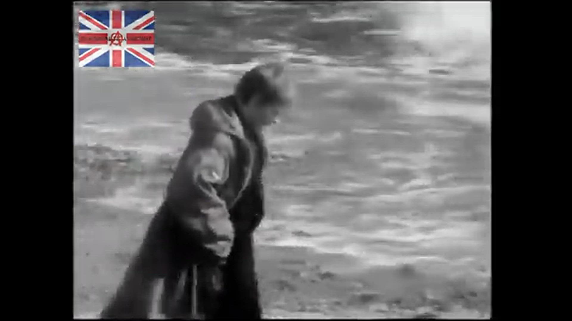 'Video thumbnail for 60s Mods Riding Lambrettas in Frys Picnic Advert'
