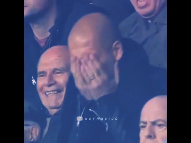 Video thumbnail for عندما يبدع ميسي في اهانة المدافعين