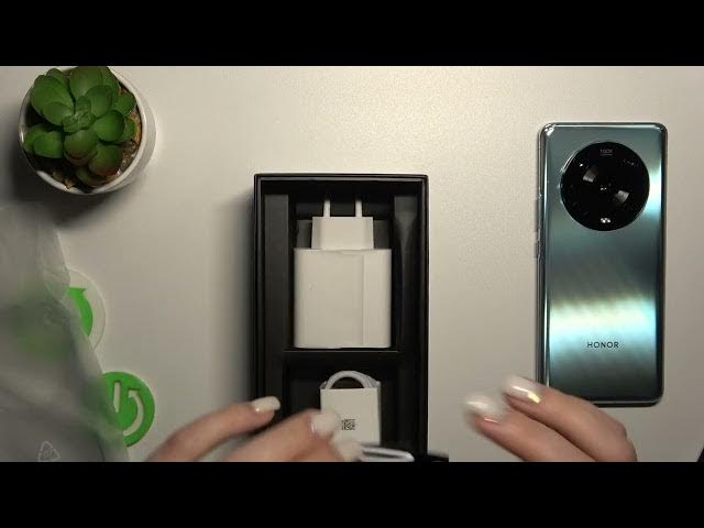 Video thumbnail for Does HONOR Magic4 Pro Comes With Earbuds