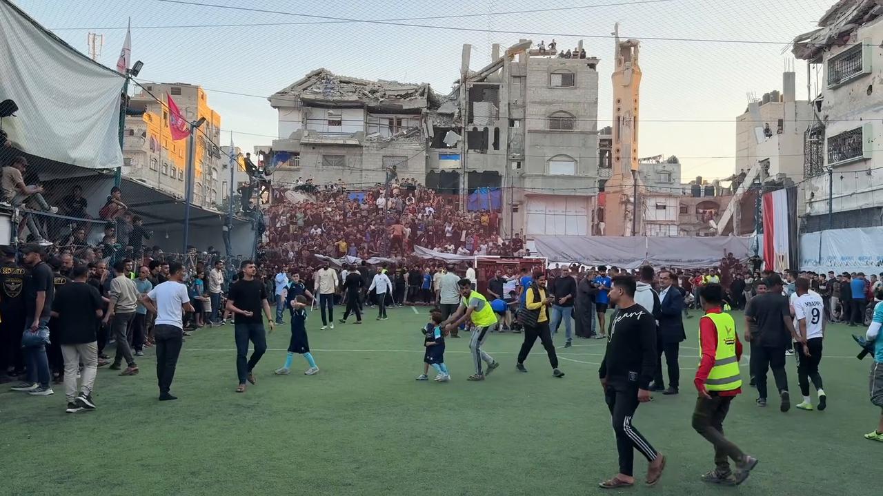 Video thumbnail for Gaza Football Match Resumes Play 38.