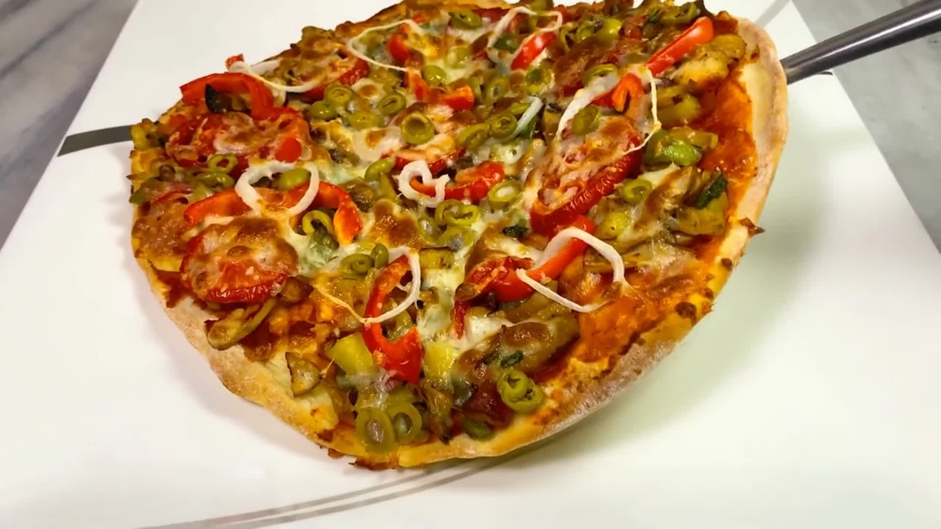 Video thumbnail for Homemade Pizza Recipe