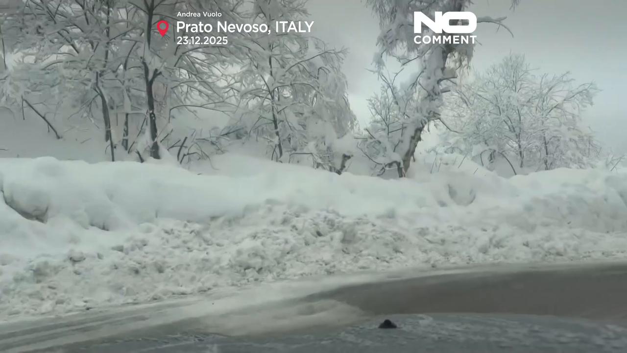 Video thumbnail for Record snowfall blankets Italy’s Prato Nevoso ski resort ahead of holidays