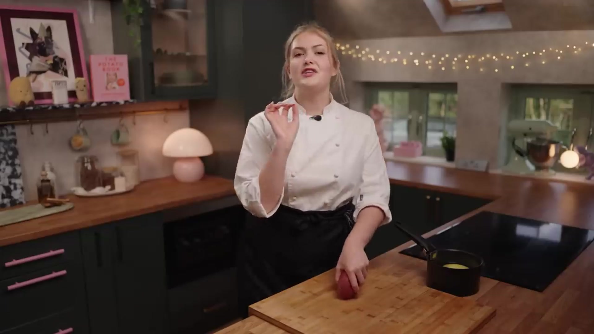 Video thumbnail for Potato Queen makes Germany s Best Potato Dish(720P HD)