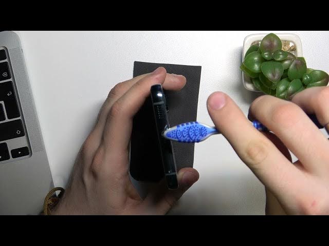 Video thumbnail for How to Clean Samsung Galaxy S22+ USB port using household items / Clean USB with home remedies