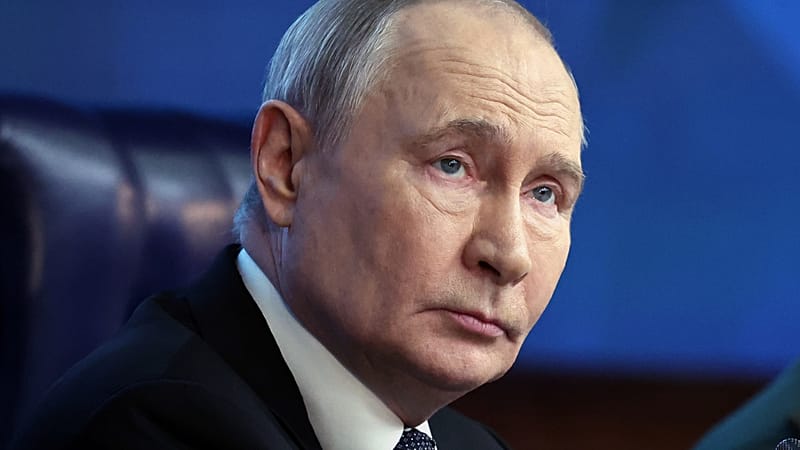 Video thumbnail for Putin warns Russia will extend gains in Ukraine if peace talks fail