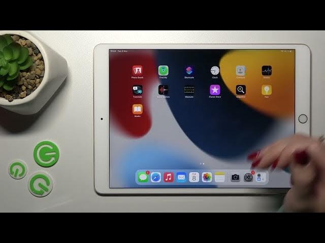 Video thumbnail for How to Check the iOS Version on the iPad Pro 12.9' 2017 - iPadOS