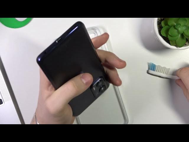 Video thumbnail for How to Fix USB Port in Motorola Moto G73 – Clean USB with Household Items