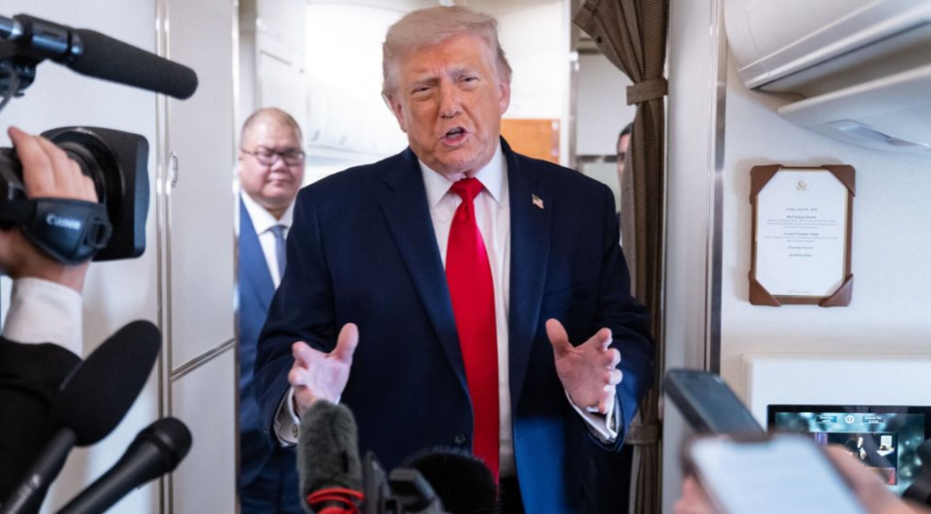Video thumbnail for Trump demands Israel and Iran to stop ‘shooting immediately’