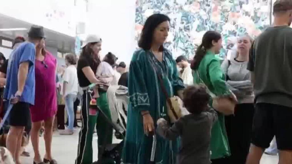 Video thumbnail for Turnout high as Israeli voters deliver verdict on Netanyahu