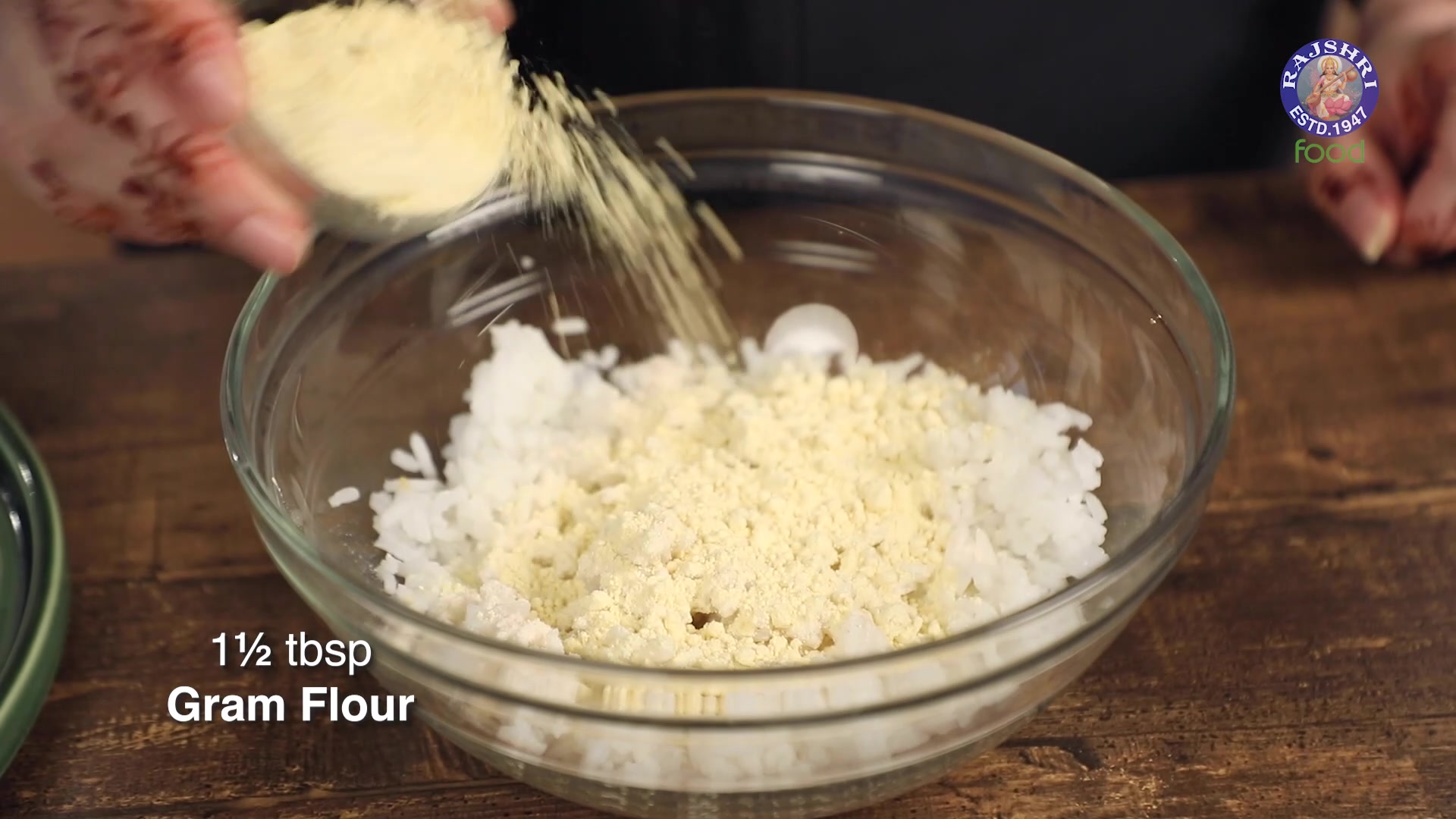 Video thumbnail for Rasiya Muthiya Recipe | No onion No Garlic Authentic Jain Rasawala Muthiya Recipe | Ruchi Bharani - RajshriFood (1080p)