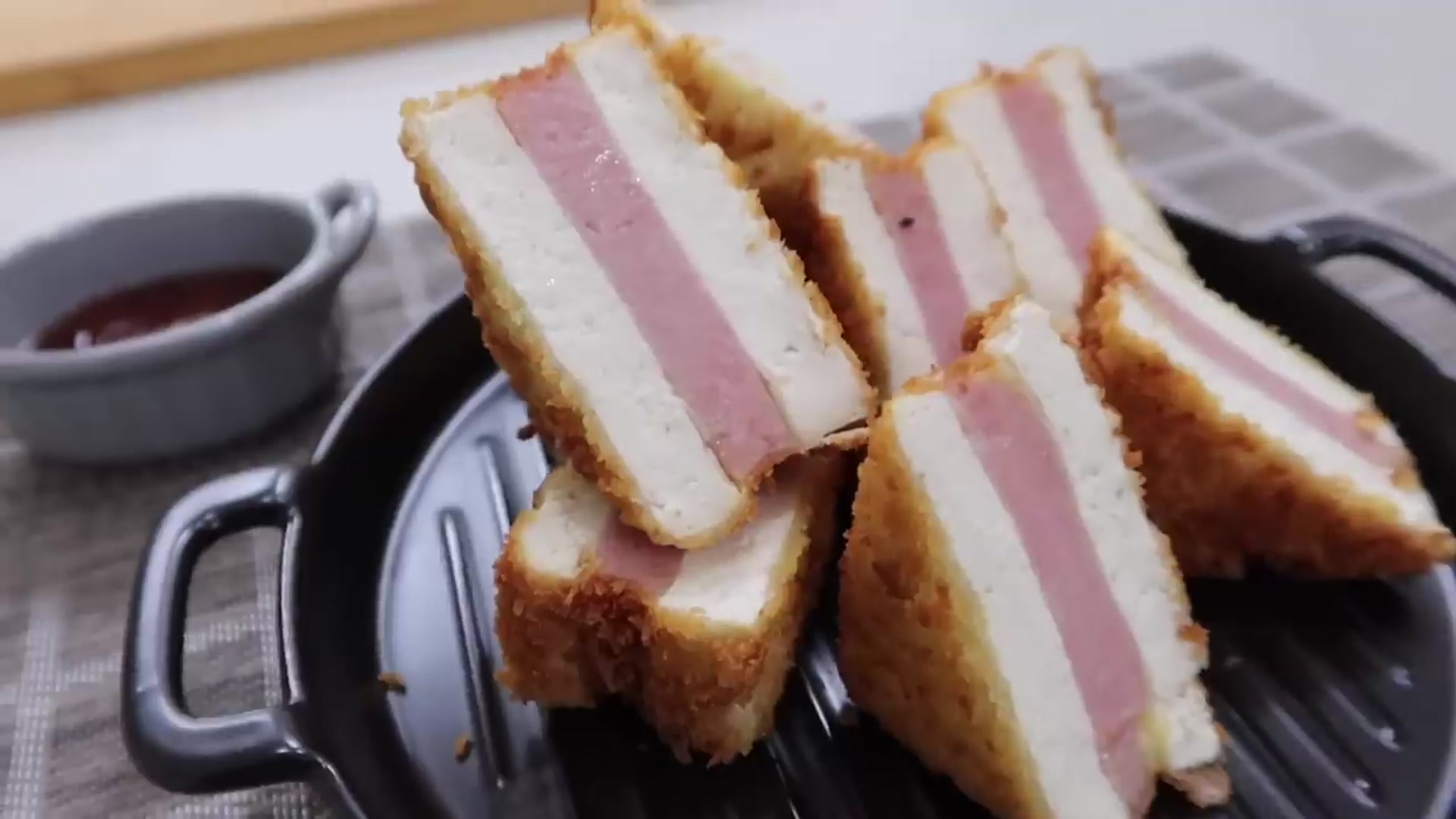 Video thumbnail for 6 New Ways To Enjoy SPAM Recipes Cooking Hack(720P_HD)