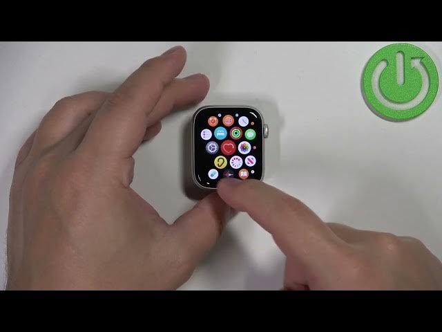 Video thumbnail for How to Reset Home Screen Layout on Apple Watch SE 2nd Gen? | Apple Watch SE 2022
