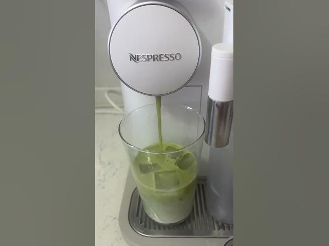 Video thumbnail for Yazın standart ikilisi! 🧊🍵🍓 Nespresso ile Çilekli Matcha deniyoruz! #matcha #aestheticdrinks