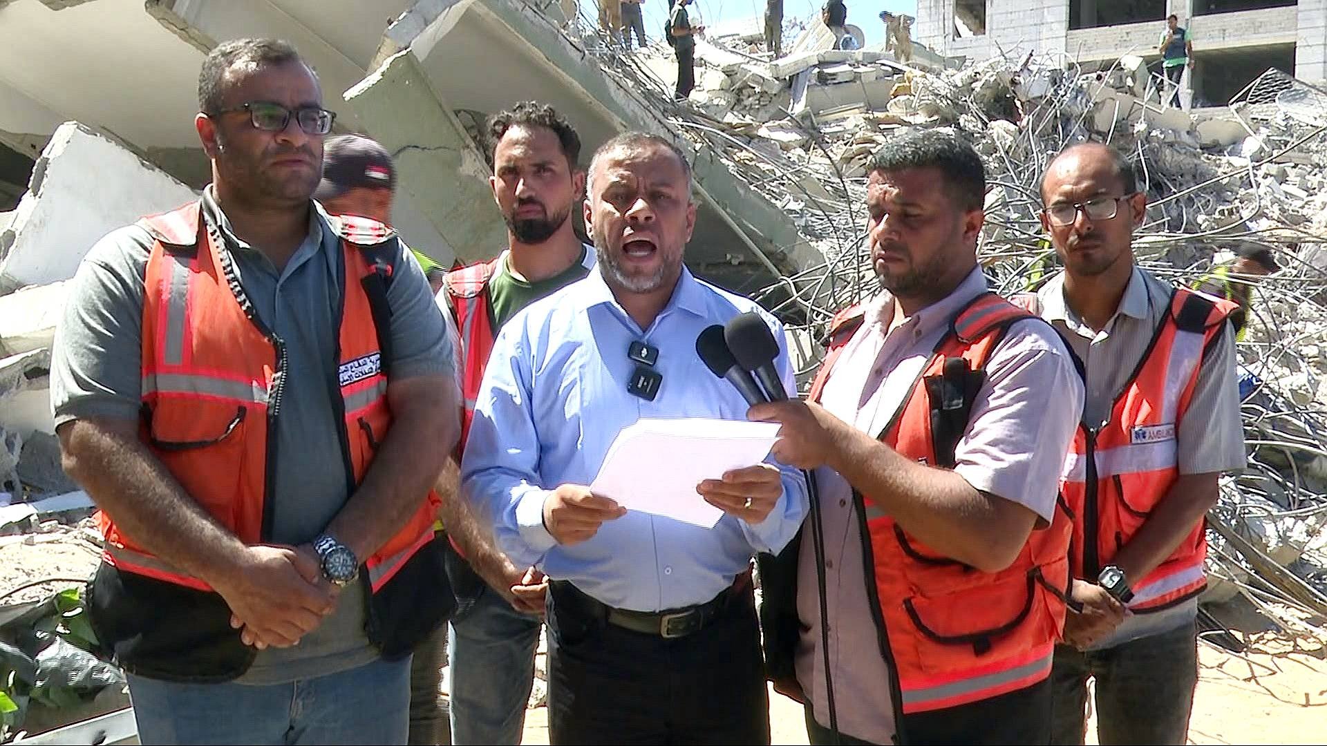 Video thumbnail for Gaza building collapse leaves 100 missing as media office warns of wider crisis
