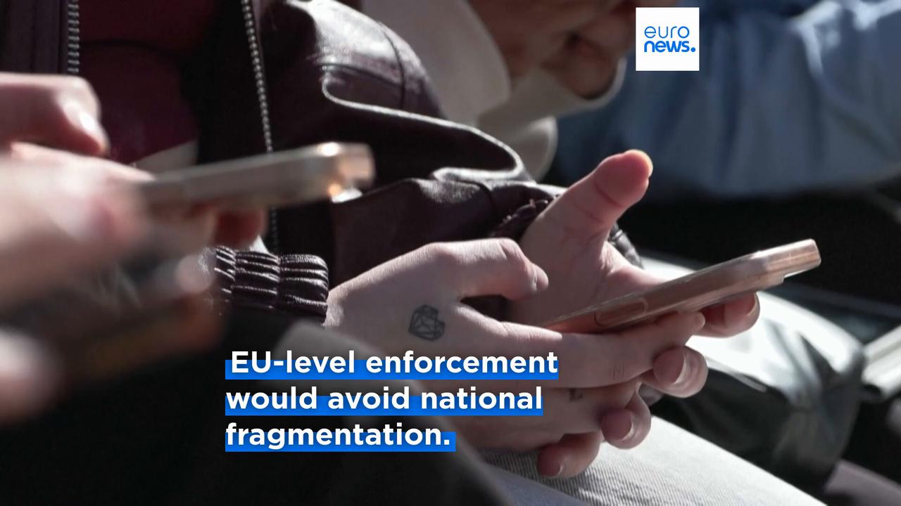 Video thumbnail for The Netherlands, Spain push for EU-wide minimum age on social media