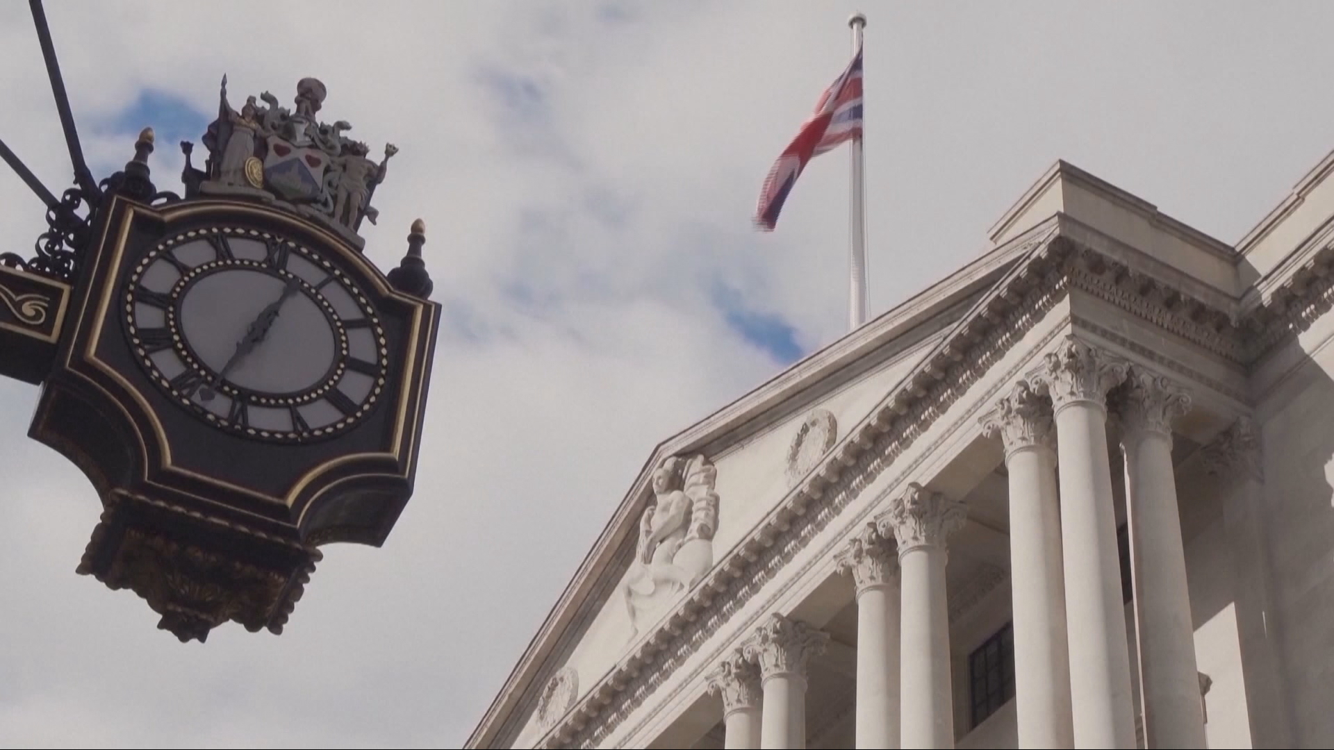 Video thumbnail for OECD warns UK inflation could hit 4 percent amid Middle East war fallout