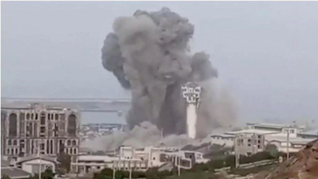 Video thumbnail for A week of strikes shatters hope of a lasting US-Iran peace deal
