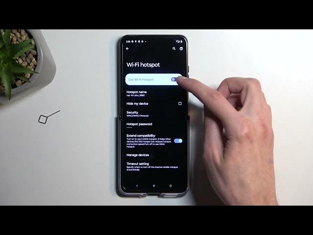 Video thumbnail for How to Set Up Portable Hotspot on MOTOROLA Razr 40 Ultra?