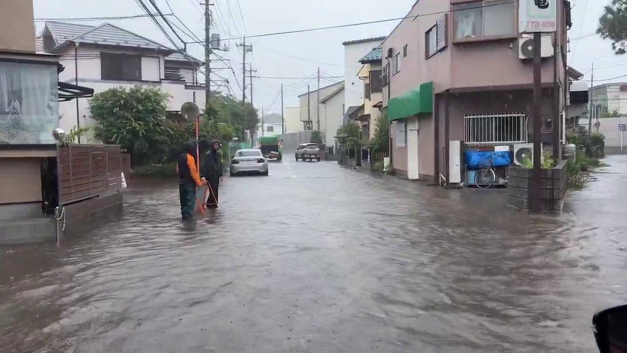 Video thumbnail for Japan: Typhoon Jangmi Approaches Kanto Region, Triggering Flood Alerts.