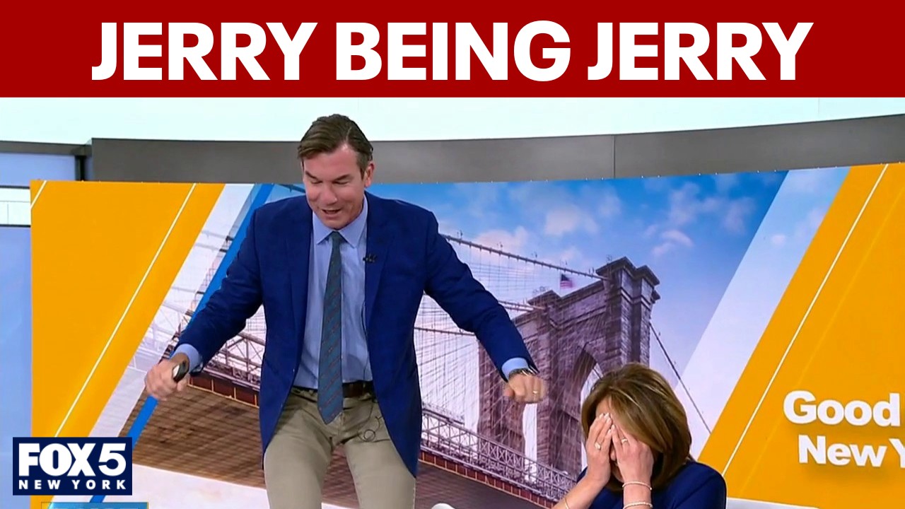 Video thumbnail for Jerry O'Connell recreates 1997 'Scream 2' lunchroom scene